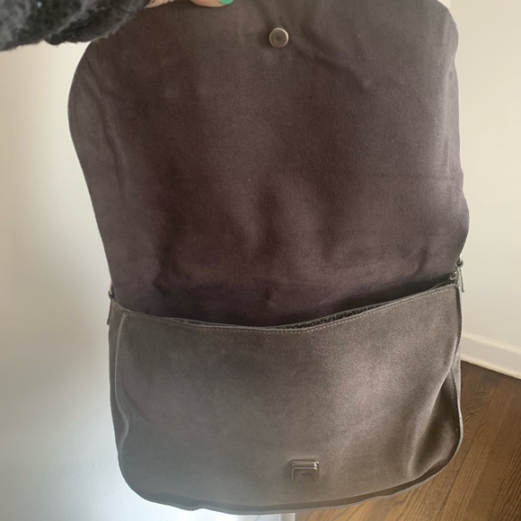 Lia Numa gray suede cross body satchel purse - Picture 5 of 7